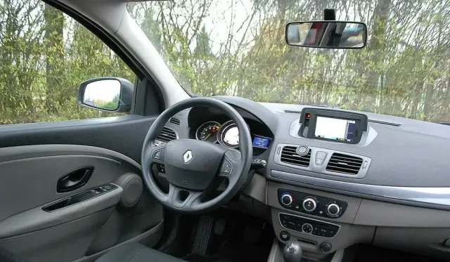 RENAULT Megane 