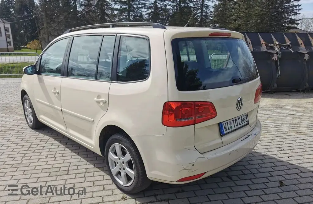 VOLKSWAGEN Touran 