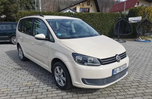VOLKSWAGEN Touran 