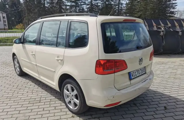 VOLKSWAGEN Touran 