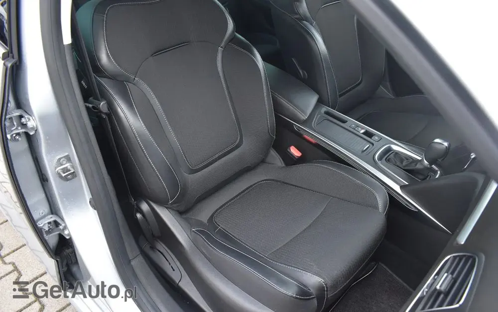 RENAULT Megane 1.3 TCe FAP Intens EDC