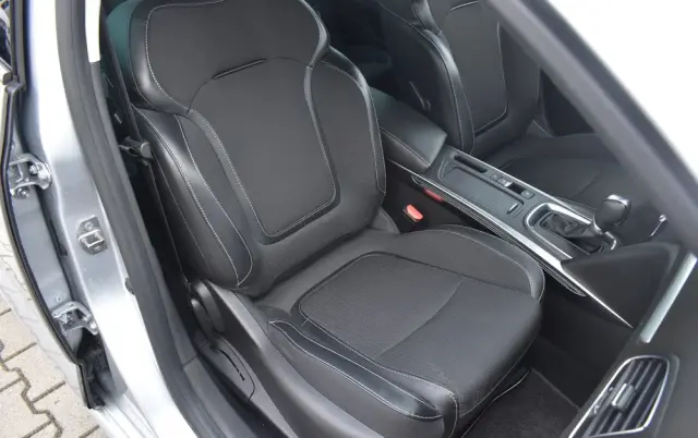 RENAULT Megane 1.3 TCe FAP Intens EDC