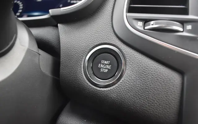 RENAULT Megane 1.3 TCe FAP Intens EDC