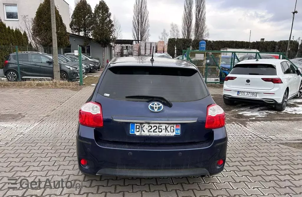 TOYOTA Auris 