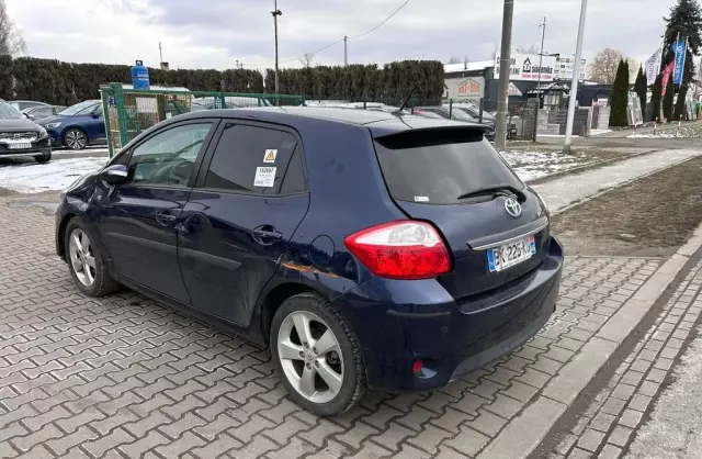 TOYOTA Auris 
