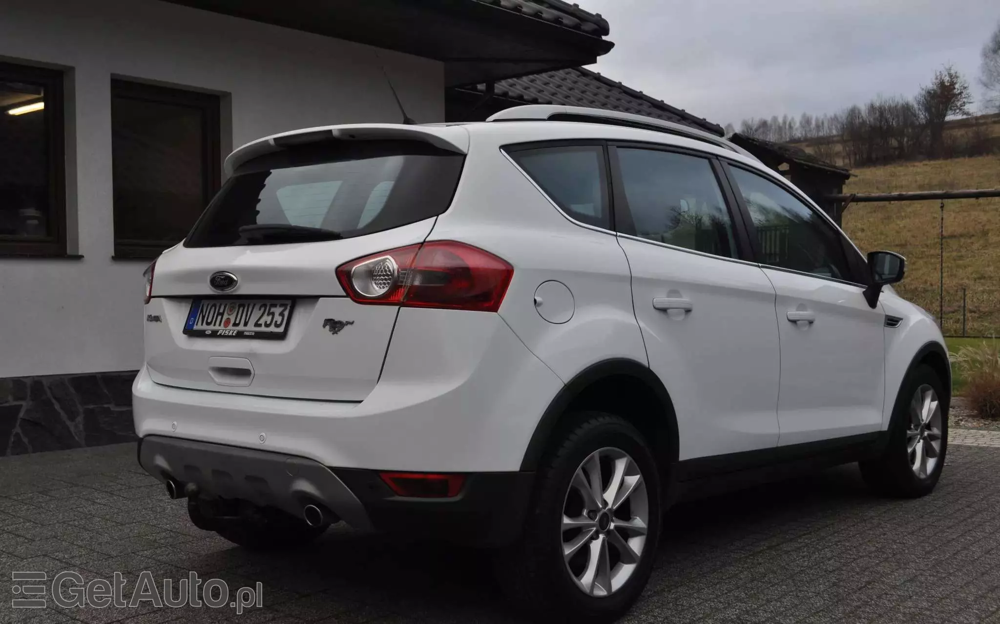 FORD Kuga 2.0 TDCi 2x4 Champions Edition