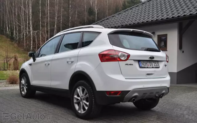 FORD Kuga 2.0 TDCi 2x4 Champions Edition