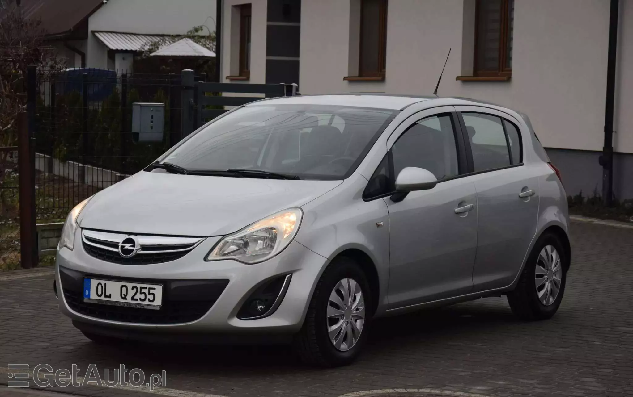 OPEL Corsa 1.2 16V Edition / Active