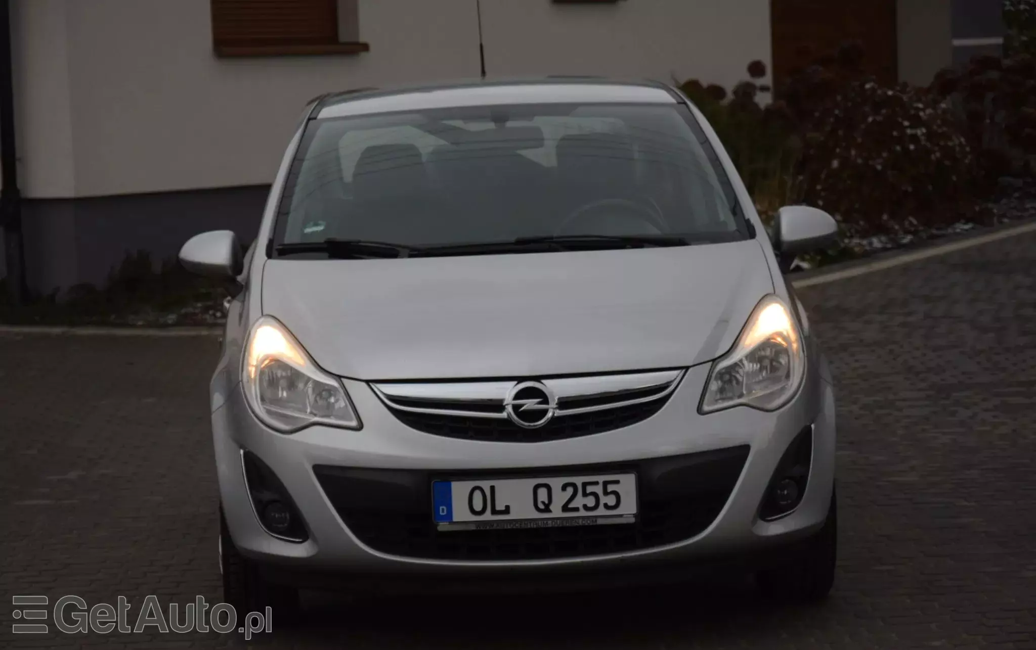 OPEL Corsa 1.2 16V Edition / Active