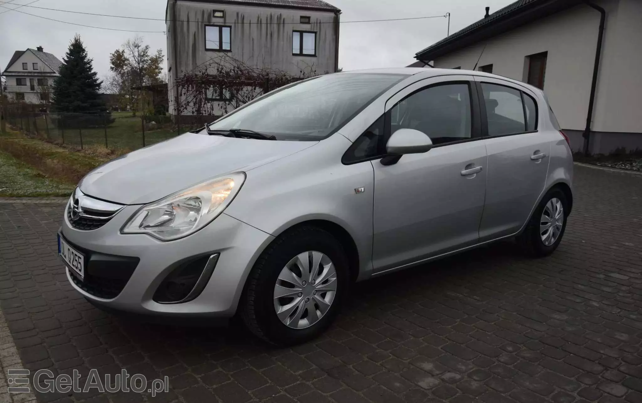 OPEL Corsa 1.2 16V Edition / Active