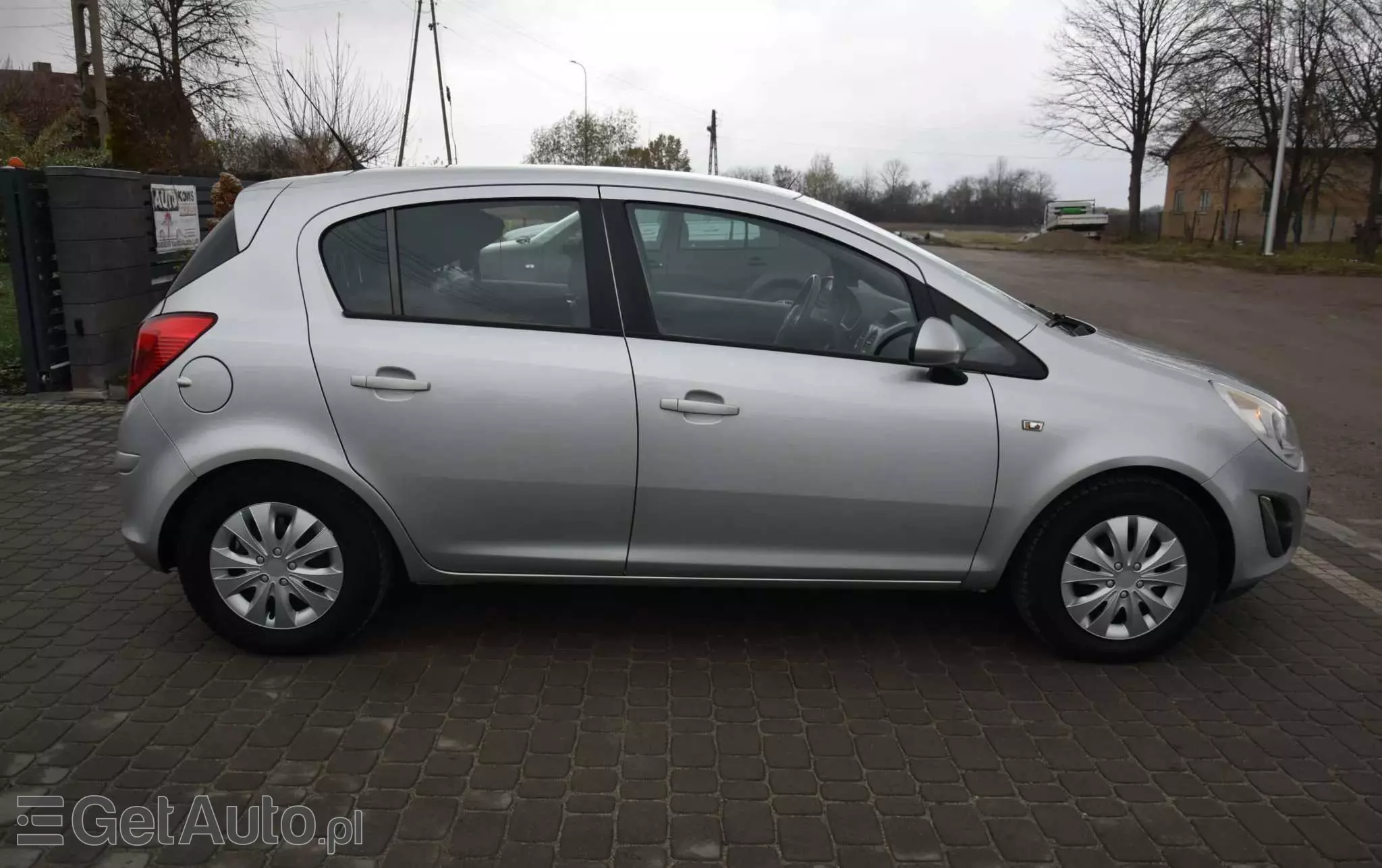 OPEL Corsa 1.2 16V Edition / Active
