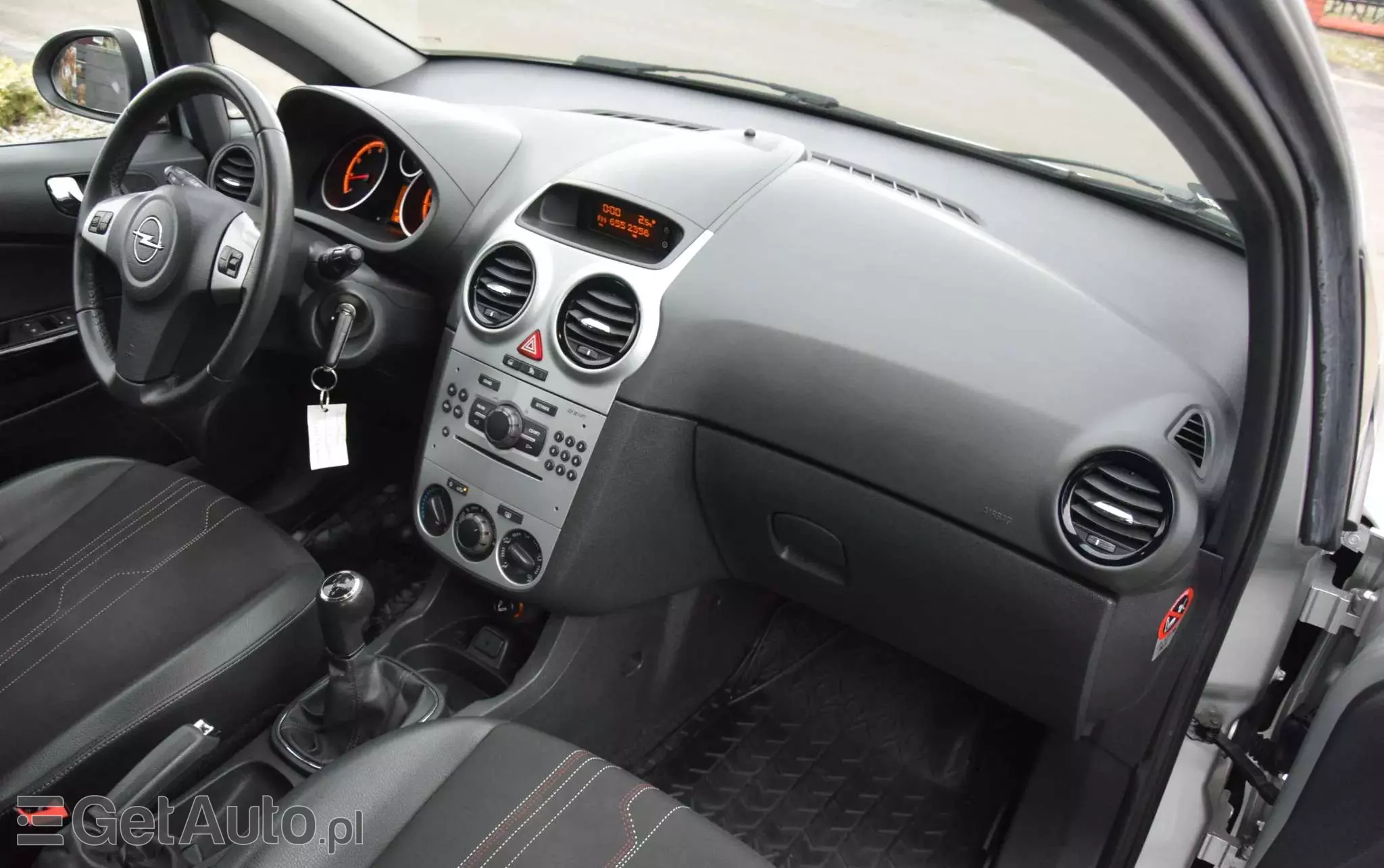 OPEL Corsa 1.2 16V Edition / Active