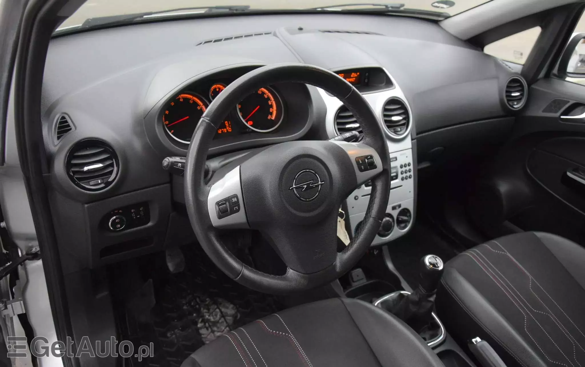 OPEL Corsa 1.2 16V Edition / Active