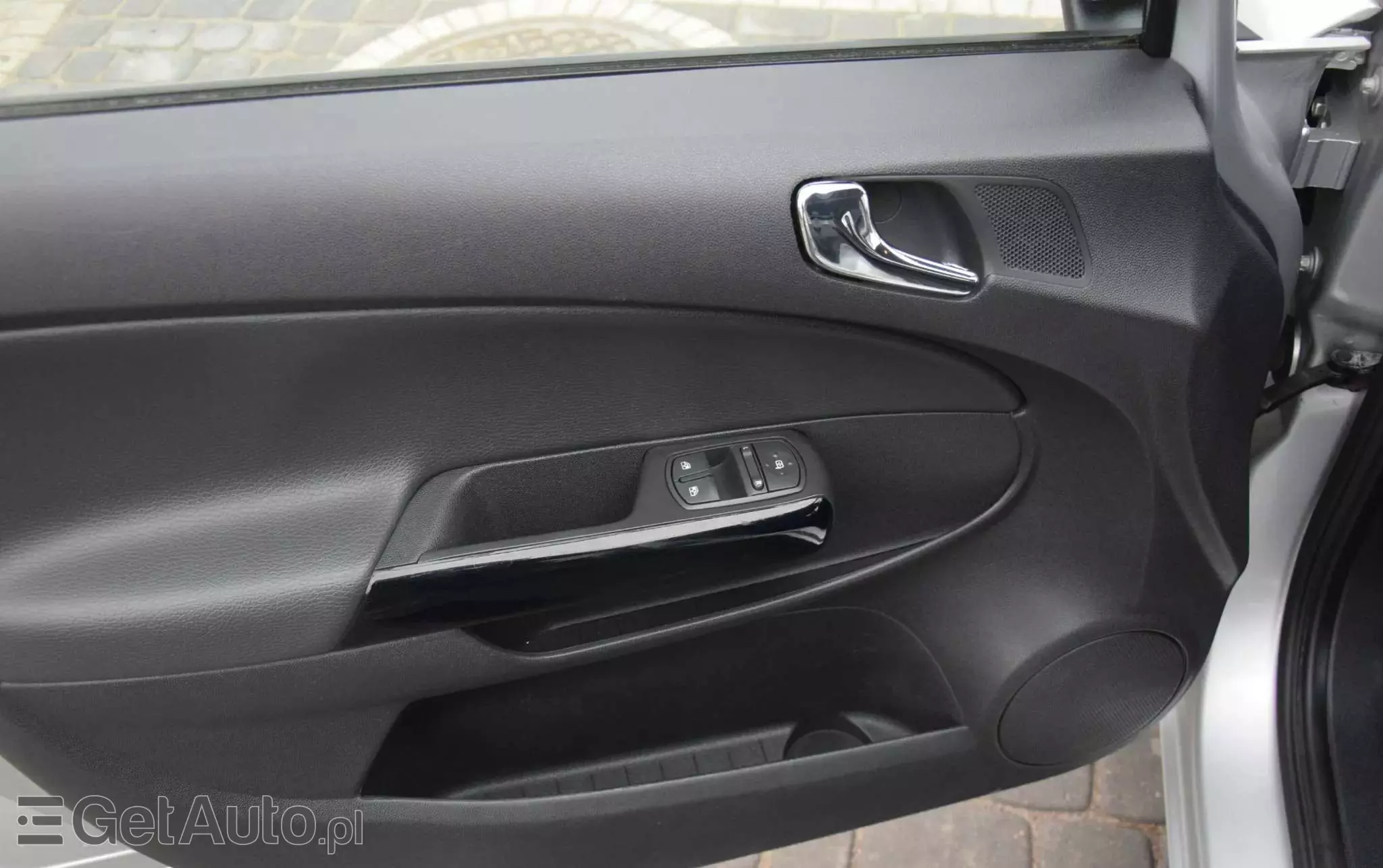 OPEL Corsa 1.2 16V Edition / Active