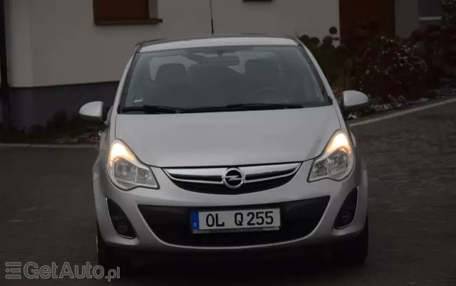 OPEL Corsa 1.2 16V Edition / Active