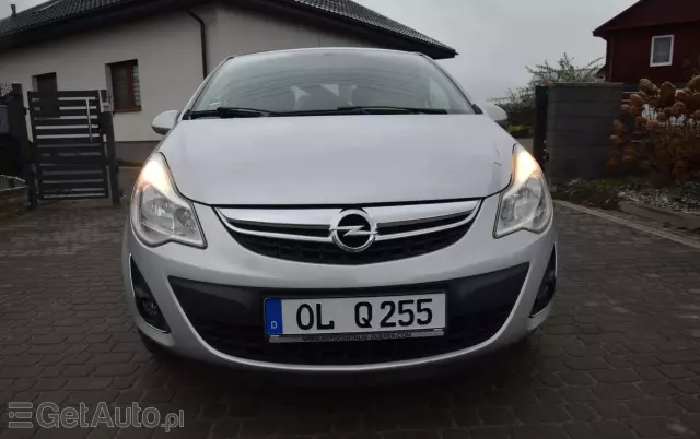 OPEL Corsa 1.2 16V Edition / Active