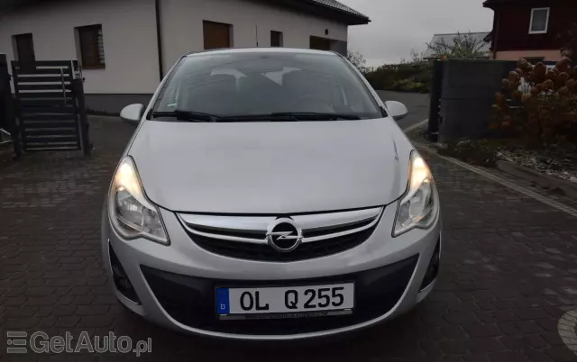 OPEL Corsa 1.2 16V Edition / Active