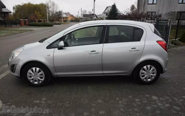 OPEL Corsa 1.2 16V Edition / Active