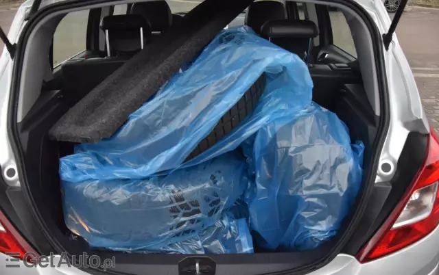 OPEL Corsa 1.2 16V Edition / Active