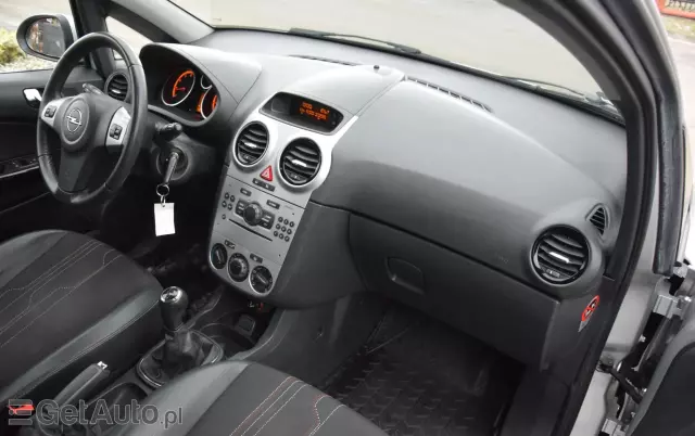 OPEL Corsa 1.2 16V Edition / Active