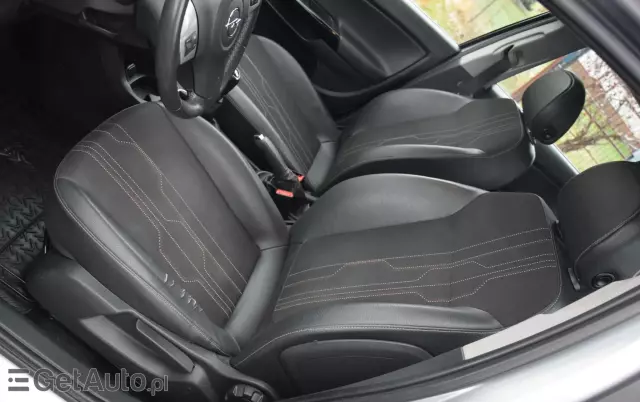 OPEL Corsa 1.2 16V Edition / Active