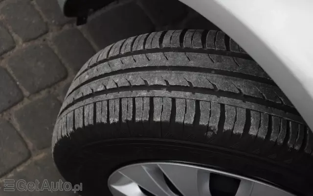 OPEL Corsa 1.2 16V Edition / Active