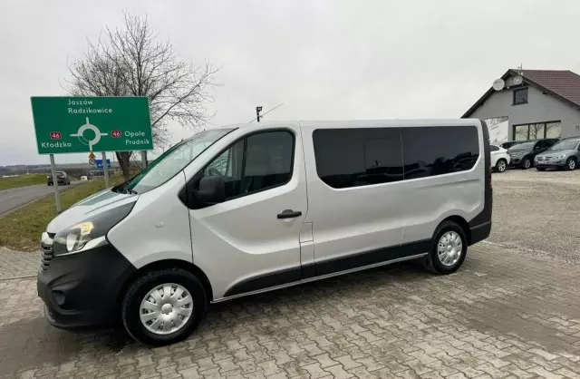 OPEL Vivaro 