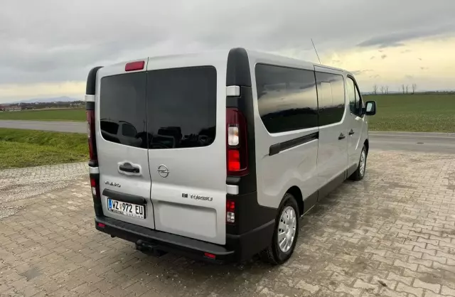 OPEL Vivaro 