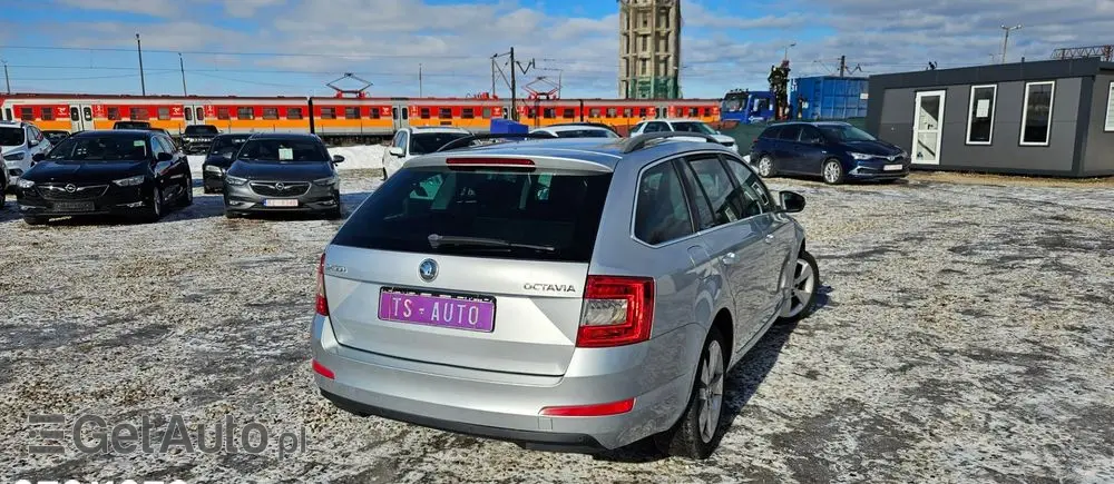 SKODA Octavia 