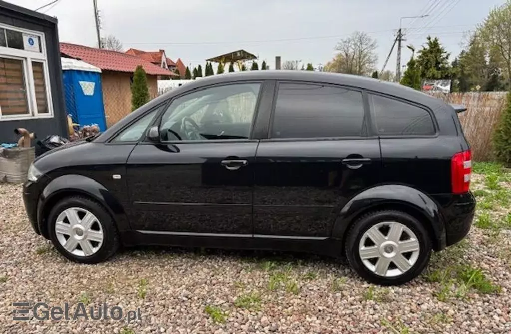 AUDI A2 