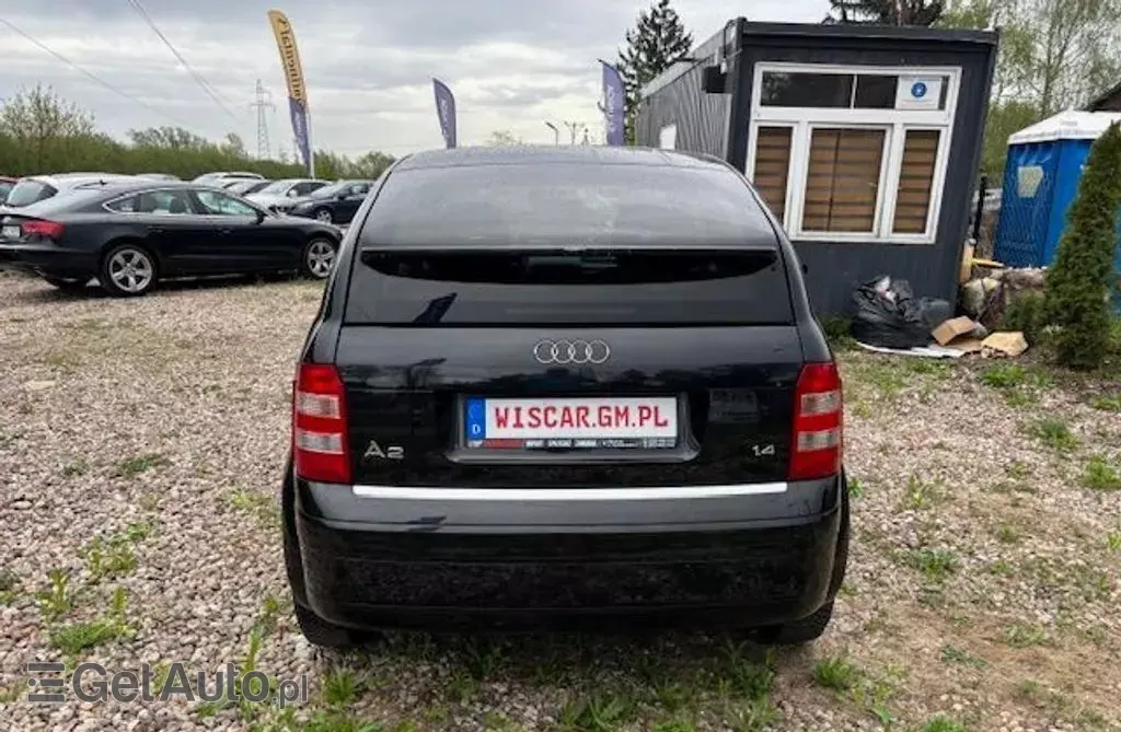 AUDI A2 