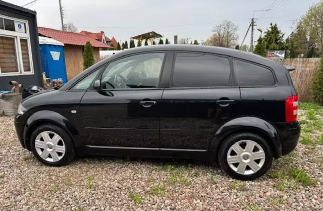 AUDI A2 
