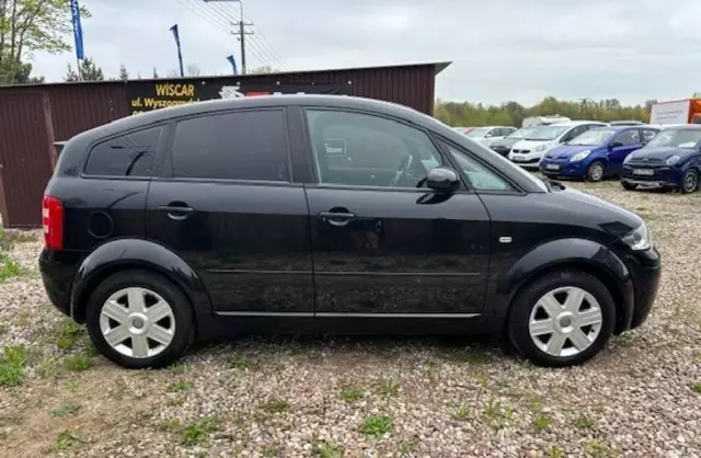 AUDI A2 