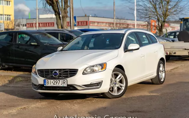 VOLVO V60 