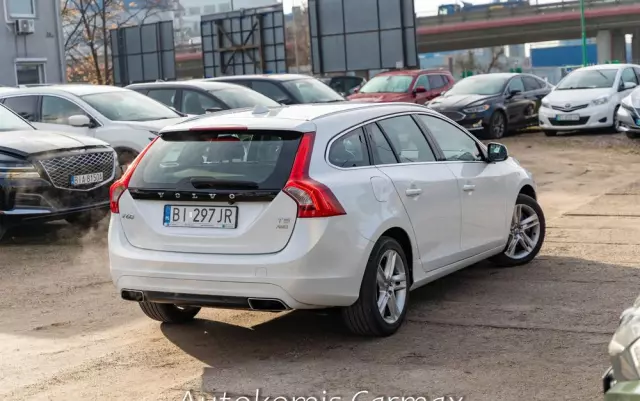 VOLVO V60 