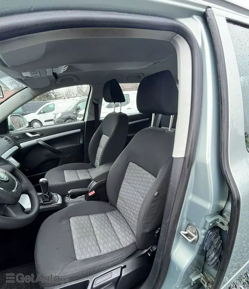 SKODA Octavia 