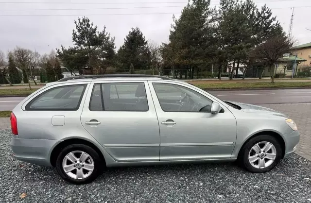 SKODA Octavia 