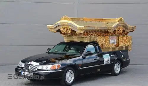 LINCOLN Town Car 