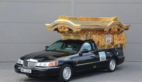 LINCOLN Town Car 