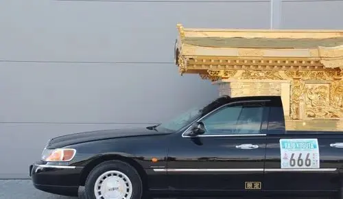 LINCOLN Town Car 
