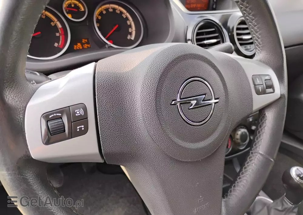 OPEL Corsa 1.4 16V Color Edition