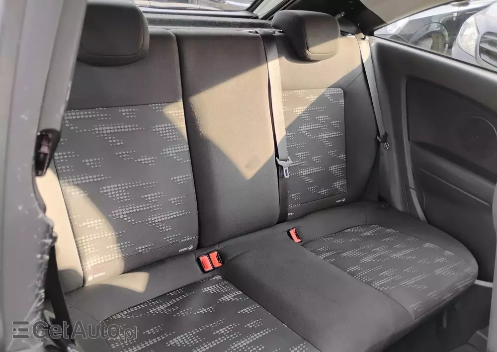 OPEL Corsa 1.4 16V Color Edition