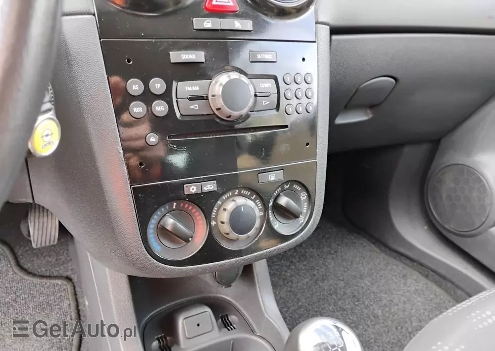 OPEL Corsa 1.4 16V Color Edition