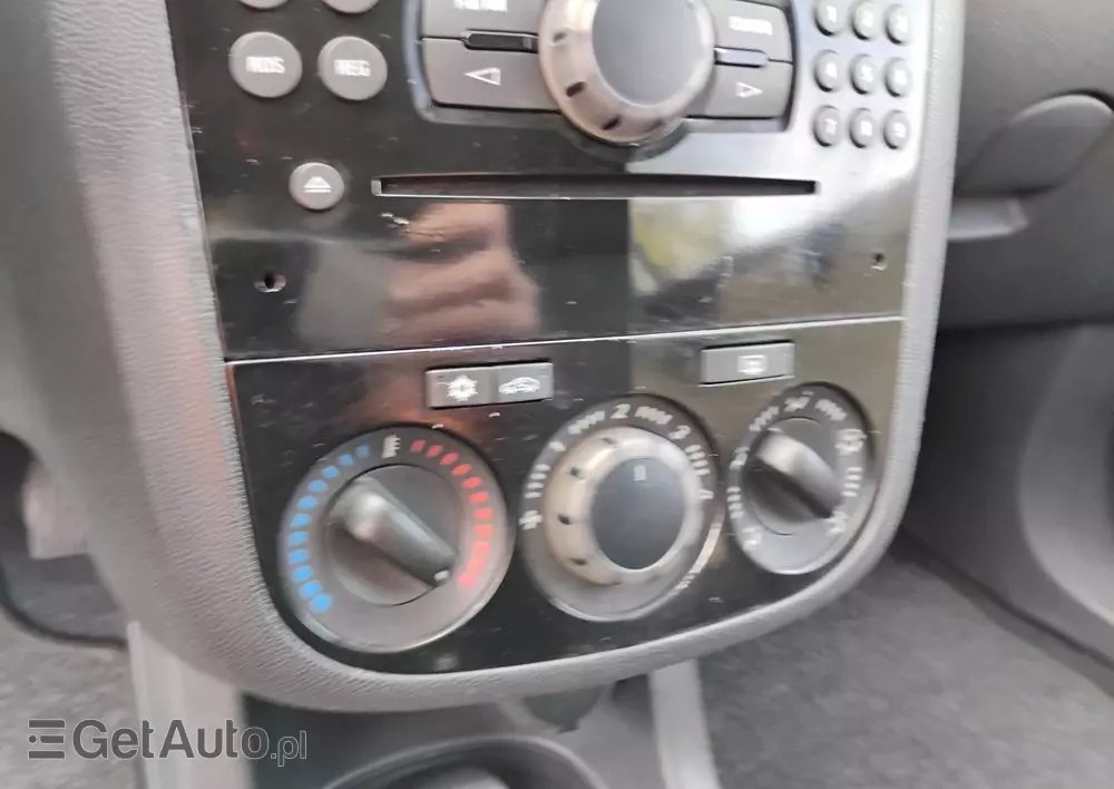 OPEL Corsa 1.4 16V Color Edition