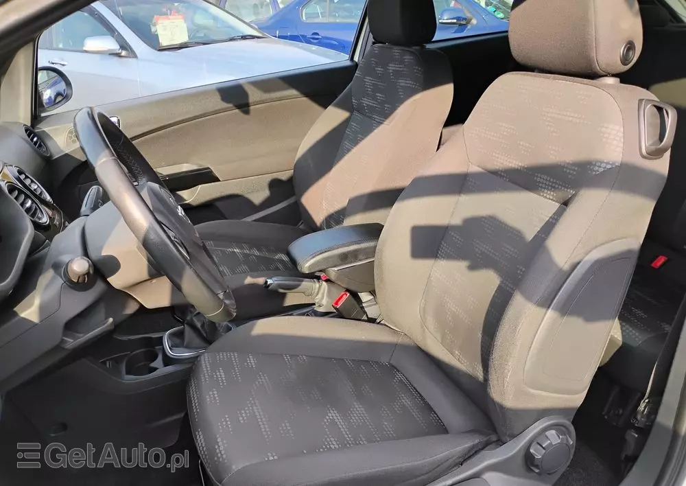 OPEL Corsa 1.4 16V Color Edition