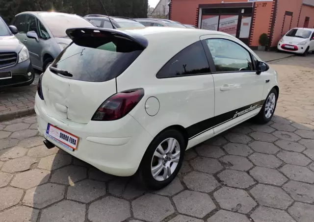 OPEL Corsa 1.4 16V Color Edition
