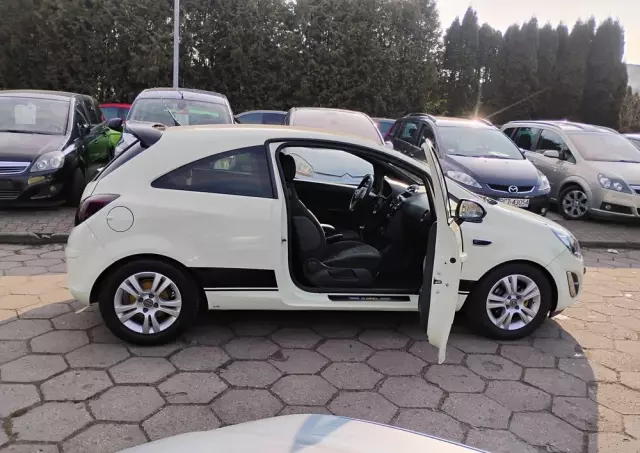 OPEL Corsa 1.4 16V Color Edition
