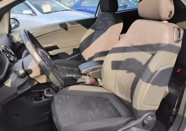 OPEL Corsa 1.4 16V Color Edition