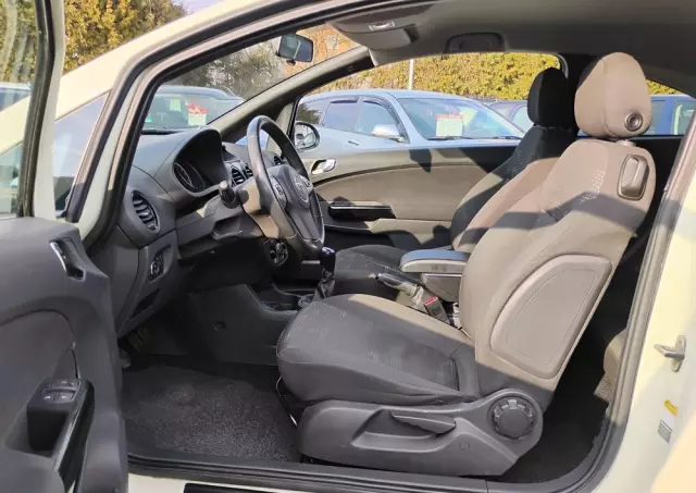 OPEL Corsa 1.4 16V Color Edition