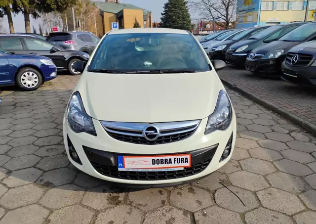 OPEL Corsa 1.4 16V Color Edition